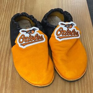 Softstar Rare Adult Roo Moccasin Baltimore Orioles Black & Orange Leather Sherpa